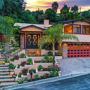 Skyhill Oasis With Hot Tub, Walk To Universal * Los Angeles