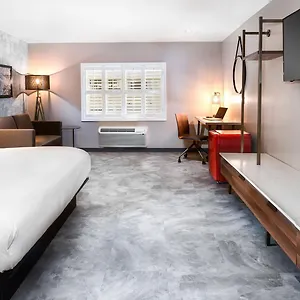 Отель Hollywood West Athens