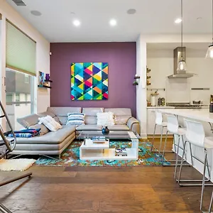 Villa Chic Silver Oasis With Breathtaking Skyline Views, Private Rooftop & Garage