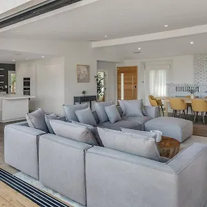 Breathtaking Hollywood Hills Vacation Holiday home *