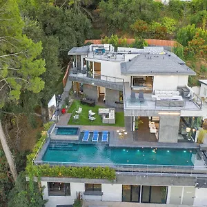 Luxury Hilltop Retreat: Private With Multi-level Rooftop, Infinity Pool, Jacuzzi, Outdoor Kitchen, Outdoor Movie Screen Los Angeles