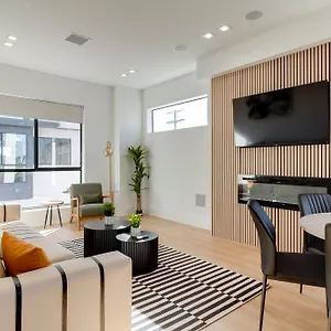 Brand New Modern 4 Bedroom House Pickfair Village Holiday home *