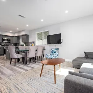 Luxury Living Steps Away From Downtown La Apartment *