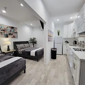 Apartment Modern Right Next To Mrc 5 Minutes To Rodeo Drive *