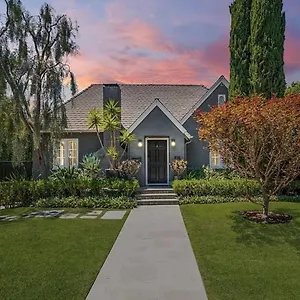 Oasis In Angeles With Heated Pool & Los Angeles