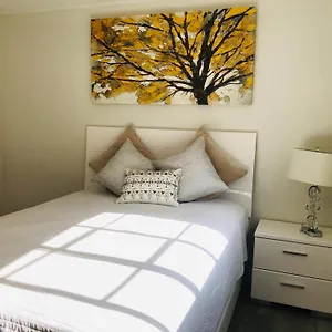 2 Bd Beverly Hills Guest house *