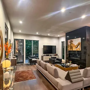 Casa de Férias Luxury Living In West Hollywood Modern 3br W Pool & Hot Tub