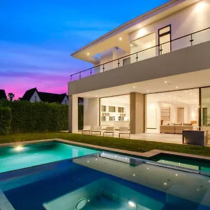 Villa Melrose Modern Oasis *