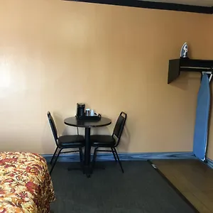Motel El Rancho 2*