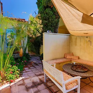 1920's Spanish Beach Bungalow Guest house *