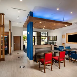 Hotel Express & Chatsworth By Ihg