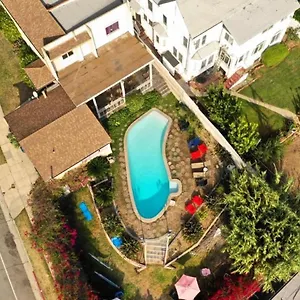 Vandrarhem Beverly Hills *
