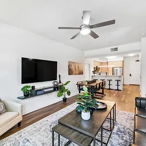 Beverly Grove Chic Oasis 2 Bedroom With Den 138 Los Angeles