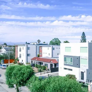 Lucky Charm 4 Bedroom Mid-city Holiday home