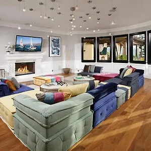 Majestic 6br Mediterranean Mansion With Valley Views & Movie Theater Villa Los Angeles