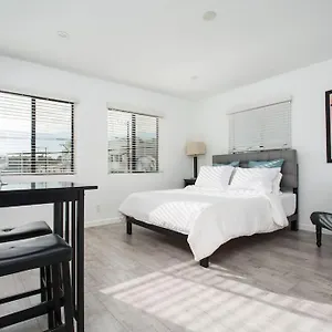 Sunny In The Heart Of Venice - #6 Los Angeles