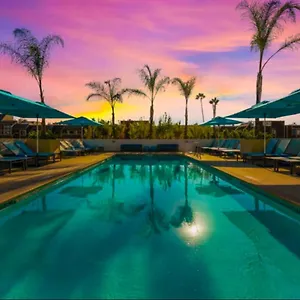 Marina Hotel *