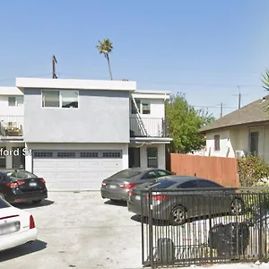 The Concrete Jungle On Crawford Hostel Los Angeles