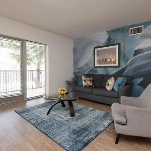 Large 2 Bedroom 2 Bath In Hollywood Apartment Los Angeles