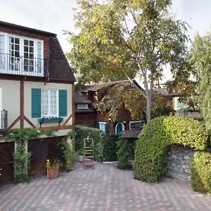Отель The Charlie West Hollywood 4*