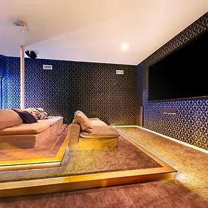 Hollywood Hills Modern Sanctuary-jaw Dropping View * Los Angeles