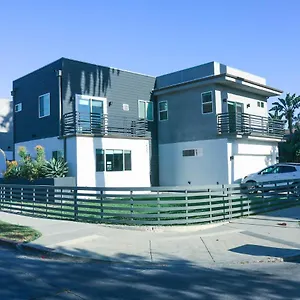 4br/4br Modern House At Mid-city Holiday home Los Angeles