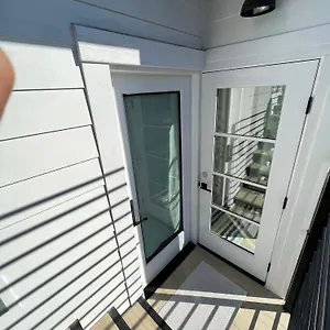 Contemporary Guest With Roof-top Deck Walk To Maison d'hôtes
